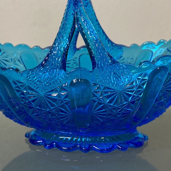 Daisy & Button Colonial Blue by Fenton, Glass Basket, Split Handle - Picture 4 of 16